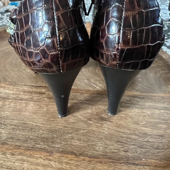 Madden Girl Gladiator Style High Heel Shoes. Size 8. Brown multi color. - Picture 4 of 5